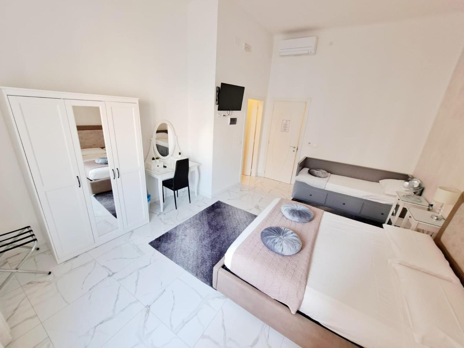 The Gallery Boutique Rooms Trieste Exterior foto